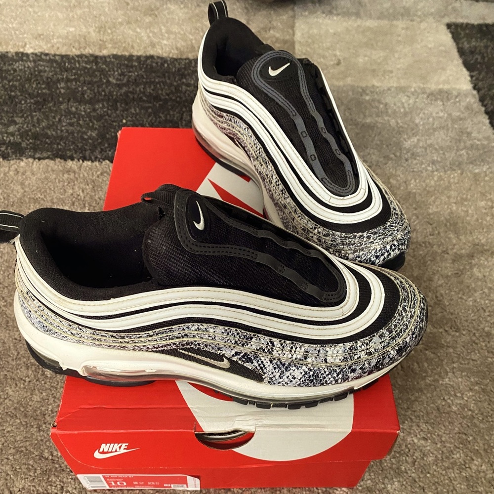 Nike Air Max 97. Women’s Snakeskin sneakers. Size 10.